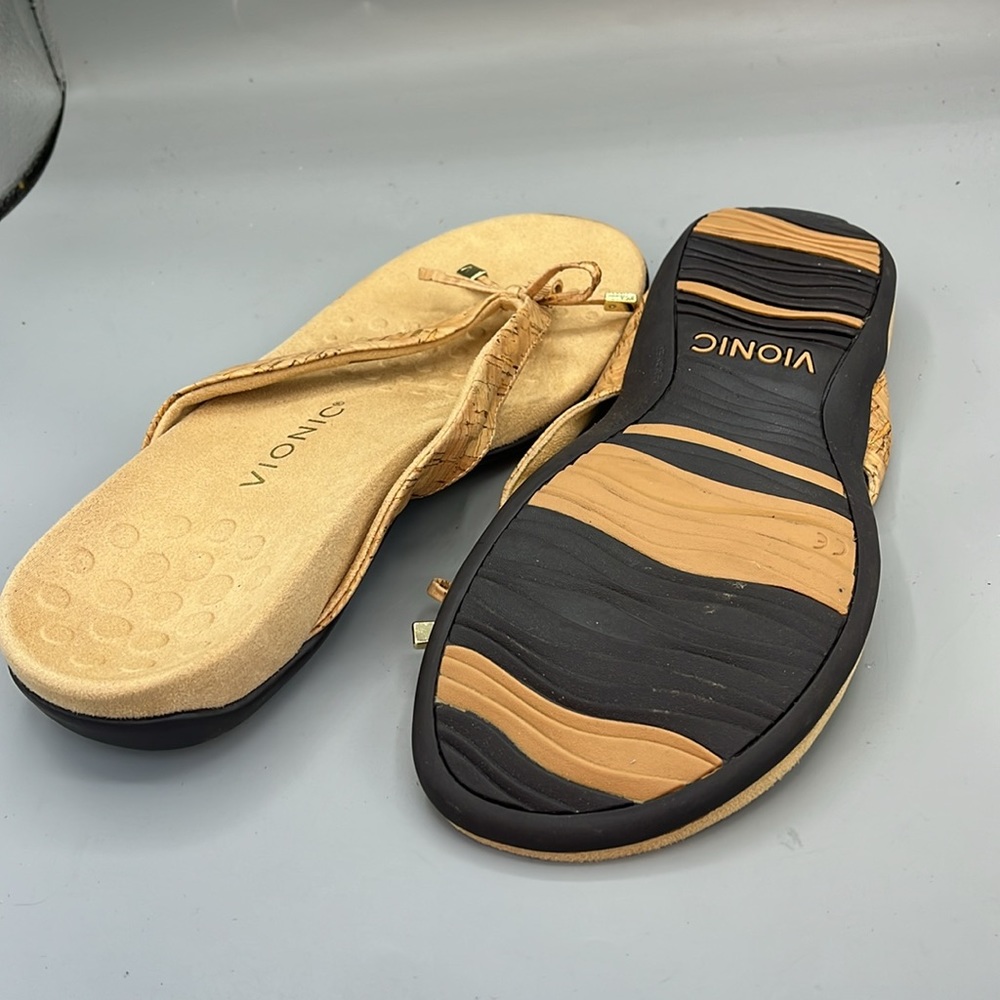 Vionic Bella Sandals View 2